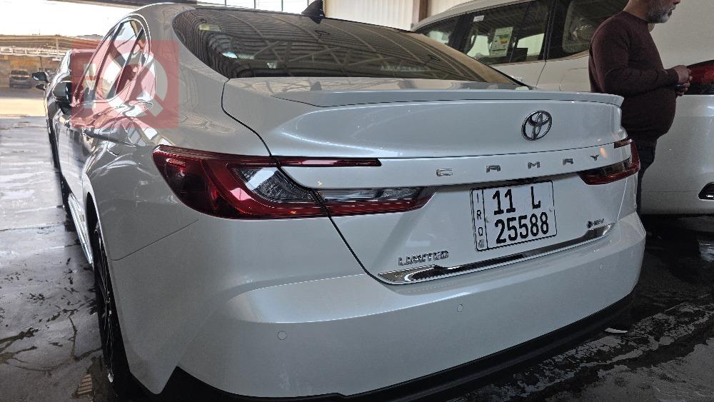 تۆیۆتا کامری